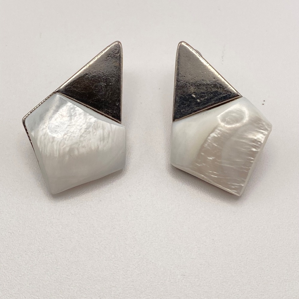 Vintage Earrings Mother of Pearl Silver Tone Geometric Triangle White 1 Inch